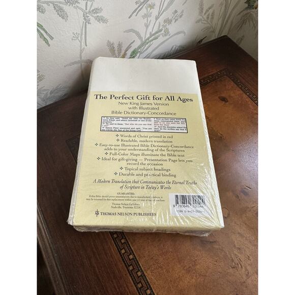 1983 Holy Bible New King James Version with Gift and Award Thomas Nelson NEW - Picture 6 of 6
